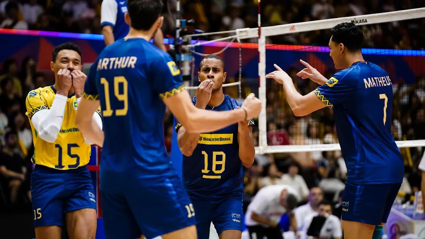 Brasil vence Turquia e assegura liderança na Liga das Nações de Vôlei Masculino