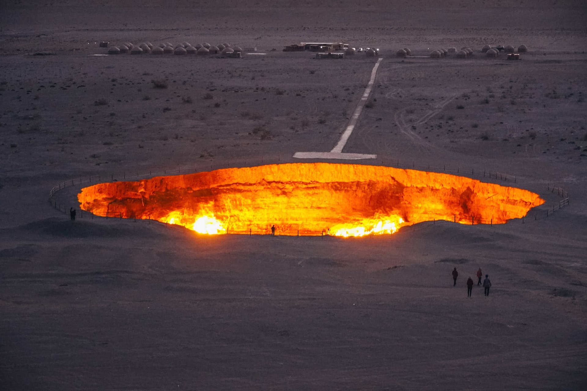 “Porta do Inferno”: fogo que queima há mais de 50 anos em cratera perde força