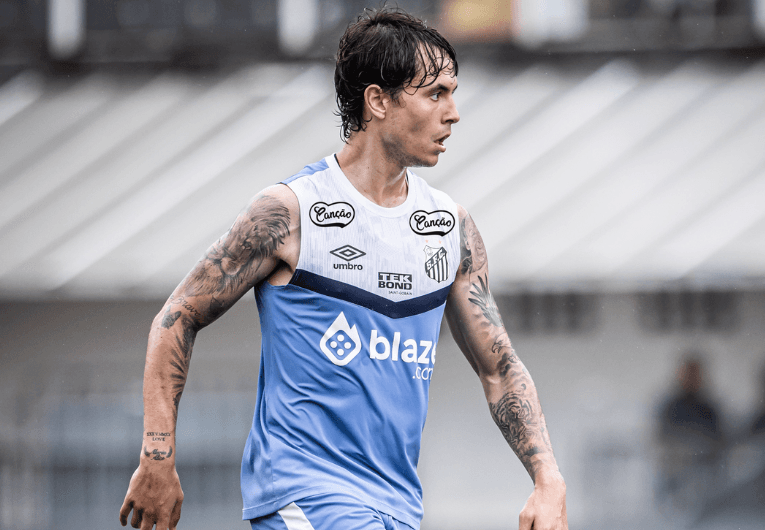 Zanocelo volta ao Santos, mas tem futuro indefinido