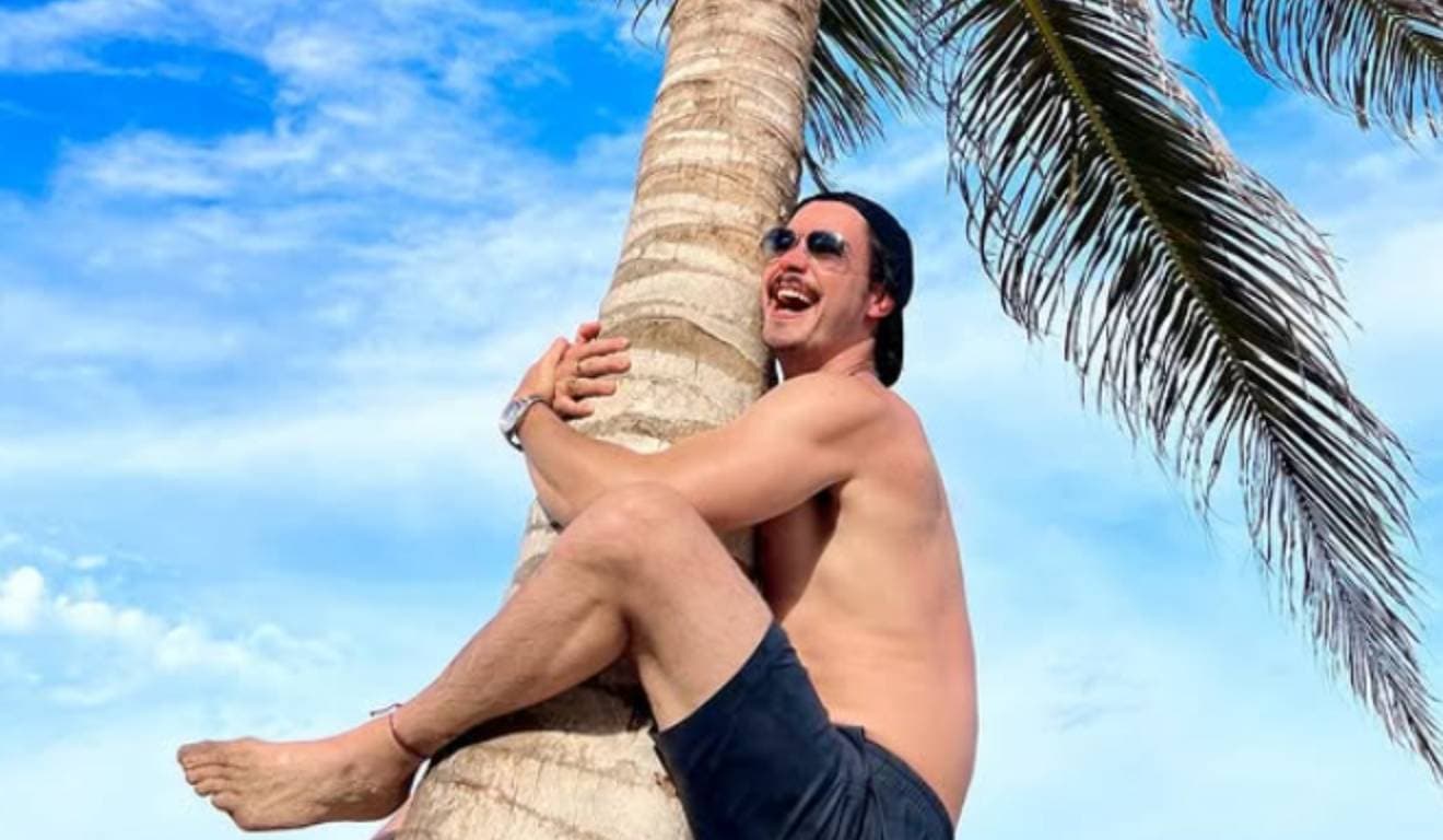 Estrela da Netflix entra em coma induzido após viagem pela Ásia